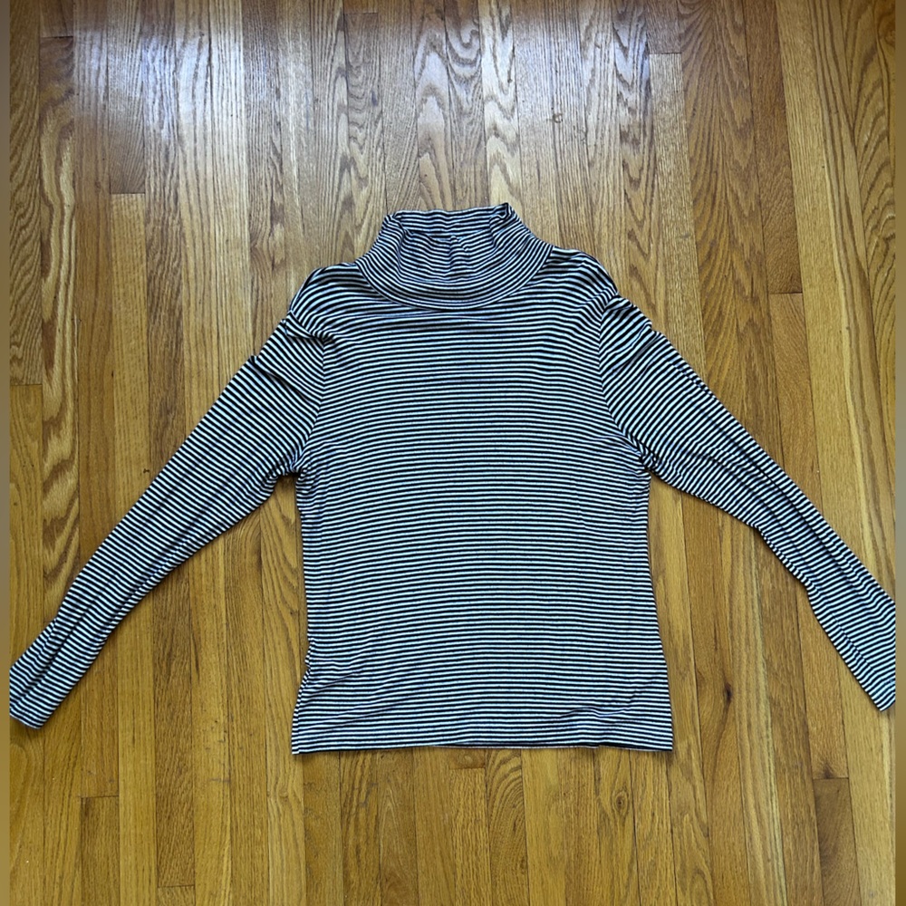 Stripped loose mock turtleneck